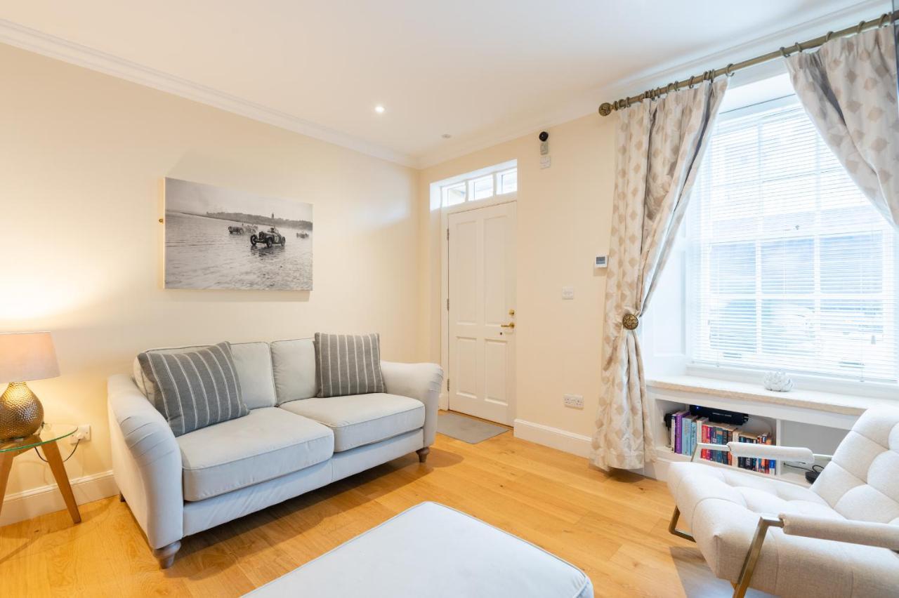 138 North Street - Luxury 2 Bed 2 Bath With Secret Garden, Summerhouse, Putting Green 세인트앤드루스 외부 사진
