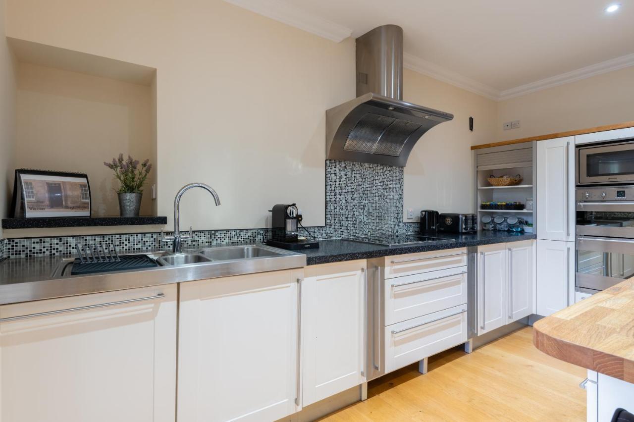 138 North Street - Luxury 2 Bed 2 Bath With Secret Garden, Summerhouse, Putting Green 세인트앤드루스 외부 사진